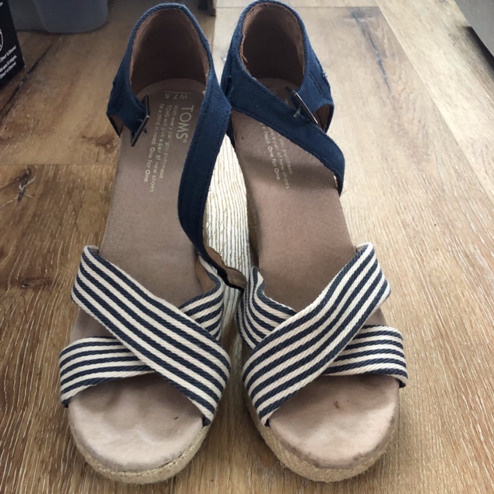 Toms Wedges
